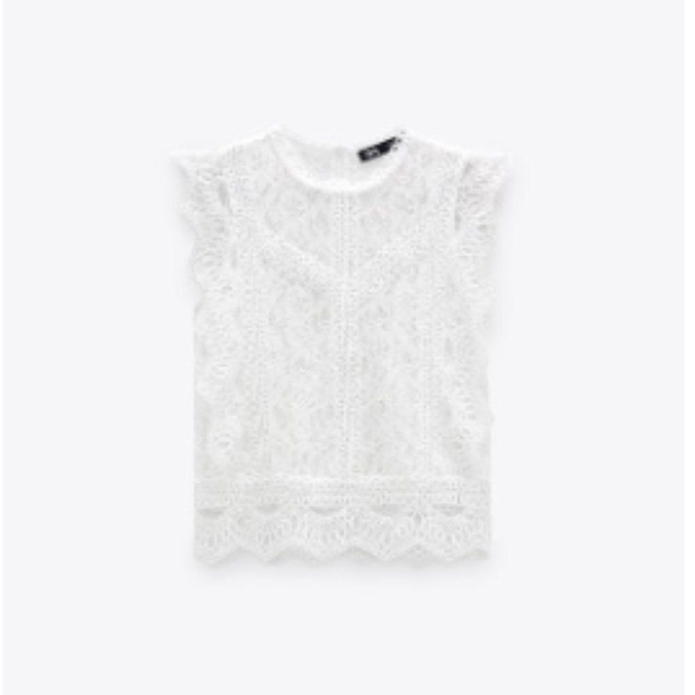 Zara women's lace top. Oyster White. EUC. like new! Size XL.